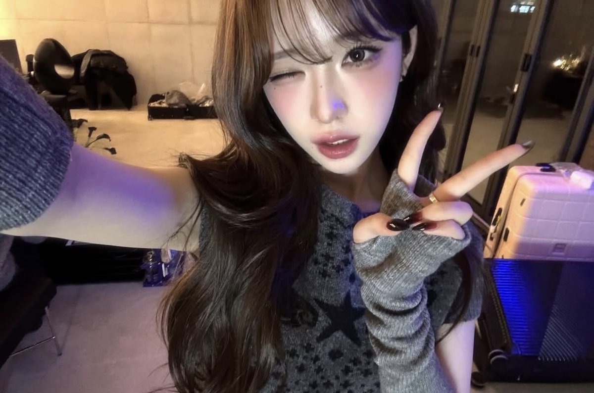 0n1yforuna's tweet photo. 일녀향기에질식햇어 https://t.co/dbsMg5UaF8