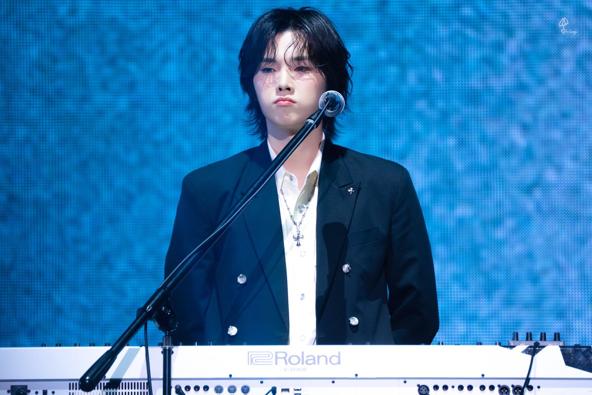 Umbrella tweet media