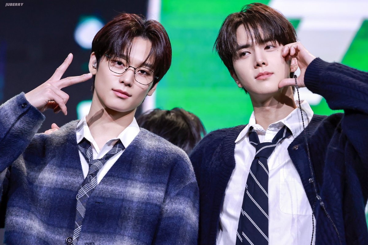 260125 상해 팬미팅
학교 인기즈!!
#영훈 #주연 #더보이즈
#YOUNGHOON #JUYEON #THEBOYZ
