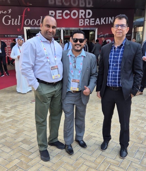 BorderlessXs's tweet photo. Live from @Gulfood!
Meet our team, Ejaz Mirza, Ashok Mylaate Veetal & Dibya Basu to see how our research solutions help decode consumers & spot trends for 2026.
At the event? Let’s meet.
#Gulfood #Gulfood2026 #FoodInnovation #MRX #BorderlessAccess https://t.co/ff2KxNKf5U