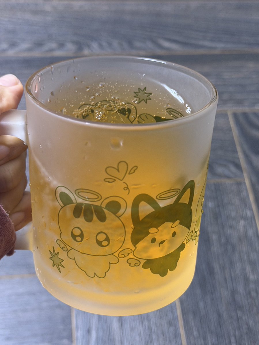 진짜 진짜 귀여워요 드디어 저도 전용 컵이 생겼답니다 🫂 사장님 섭스도 최고예여!!!! 😻 이렇게 사랑스러운 컵을 만들어주셔서 캄사합니다 ~~!