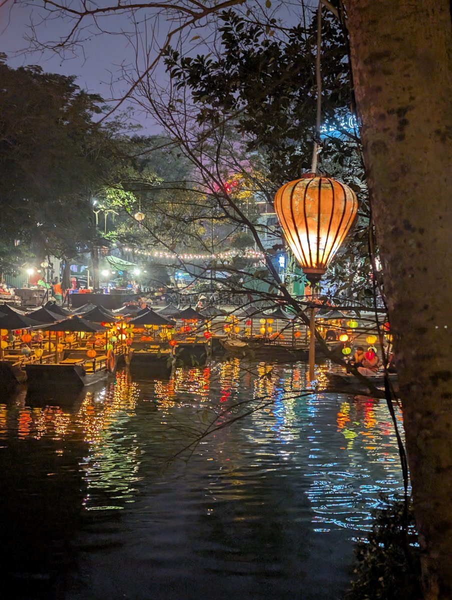 643photography's tweet photo. By lantern's light - The boats at Hoa Lu - Vietnam https://t.co/ttDXGH6NKQ