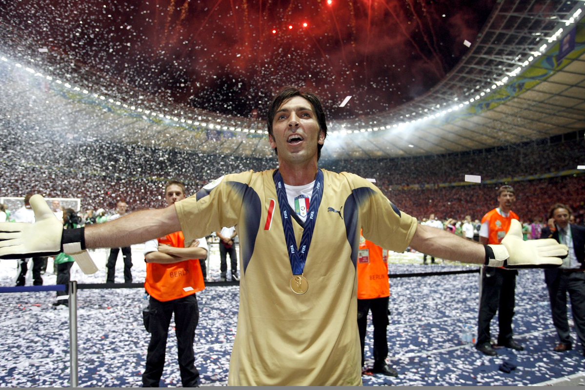 𝐿𝐸𝐺𝐸𝑁𝐷 🧤✨

#Buffon
#Nazionale 🇮🇹 #Azzurri #VivoAzzurro