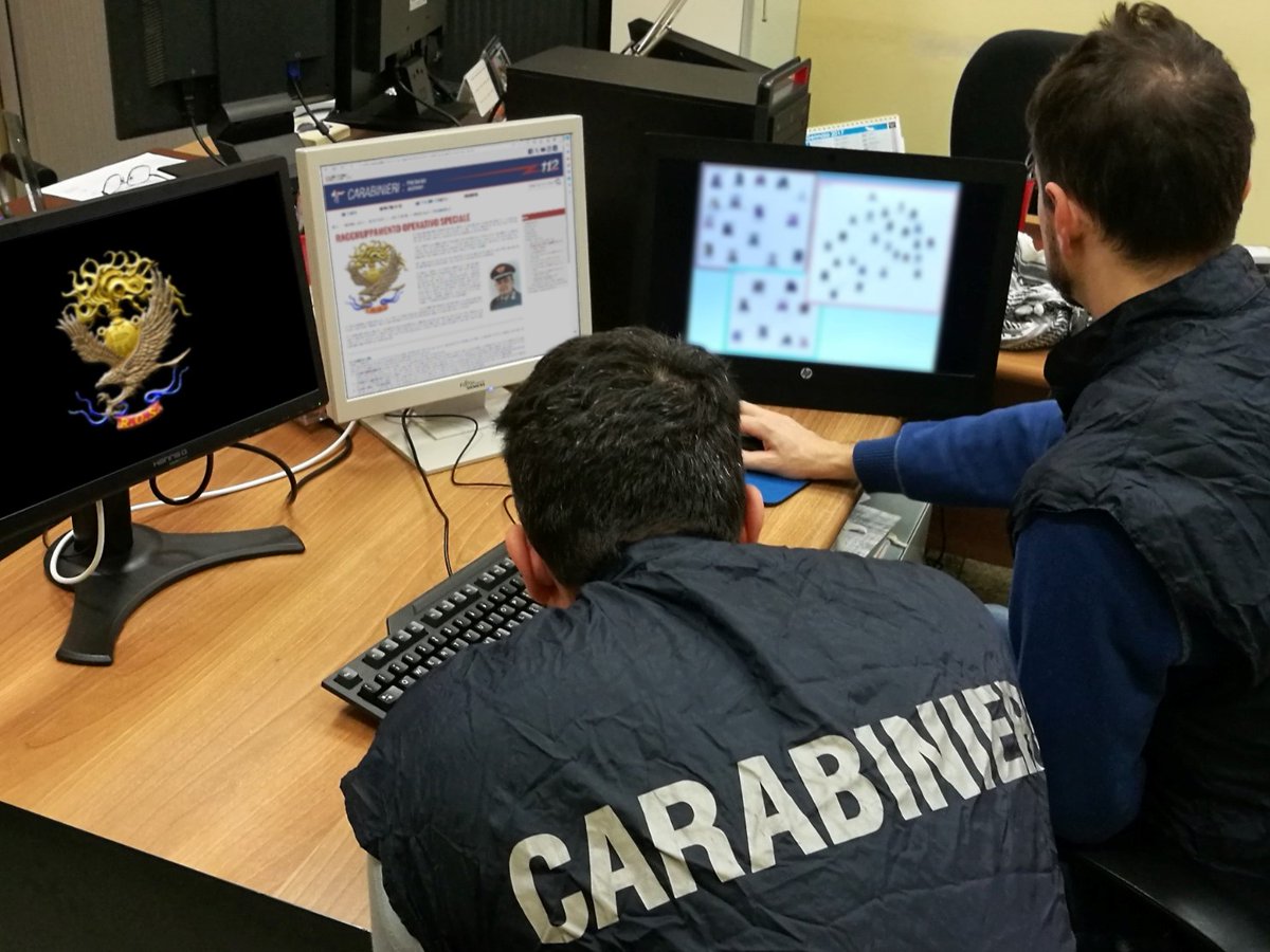 _Carabinieri_'s tweet image. Catturato in Svizzera, grazie a indagini dei #Carabinieri #ROS, latitante appartenente a cosca di ‘ndrangheta 📄➡️ carabinieri.it/in-vostro-aiut…