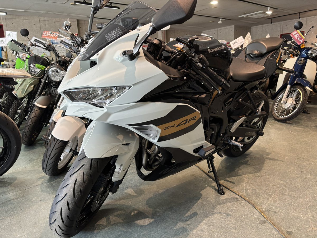 Ninja ZX-4R SE ご納車です✨ 今回はご納車に合わせてフェンダーレス