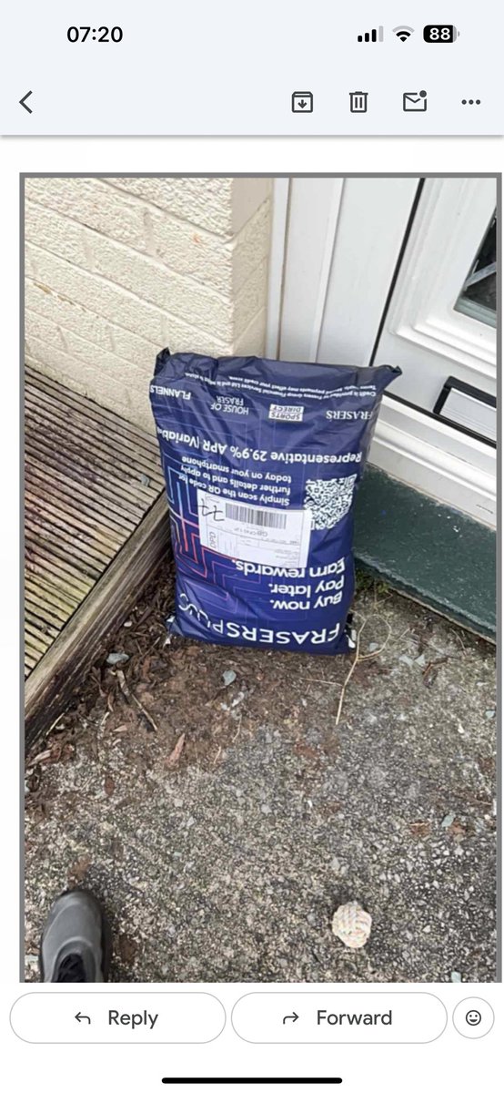 Janine Parry tweet media