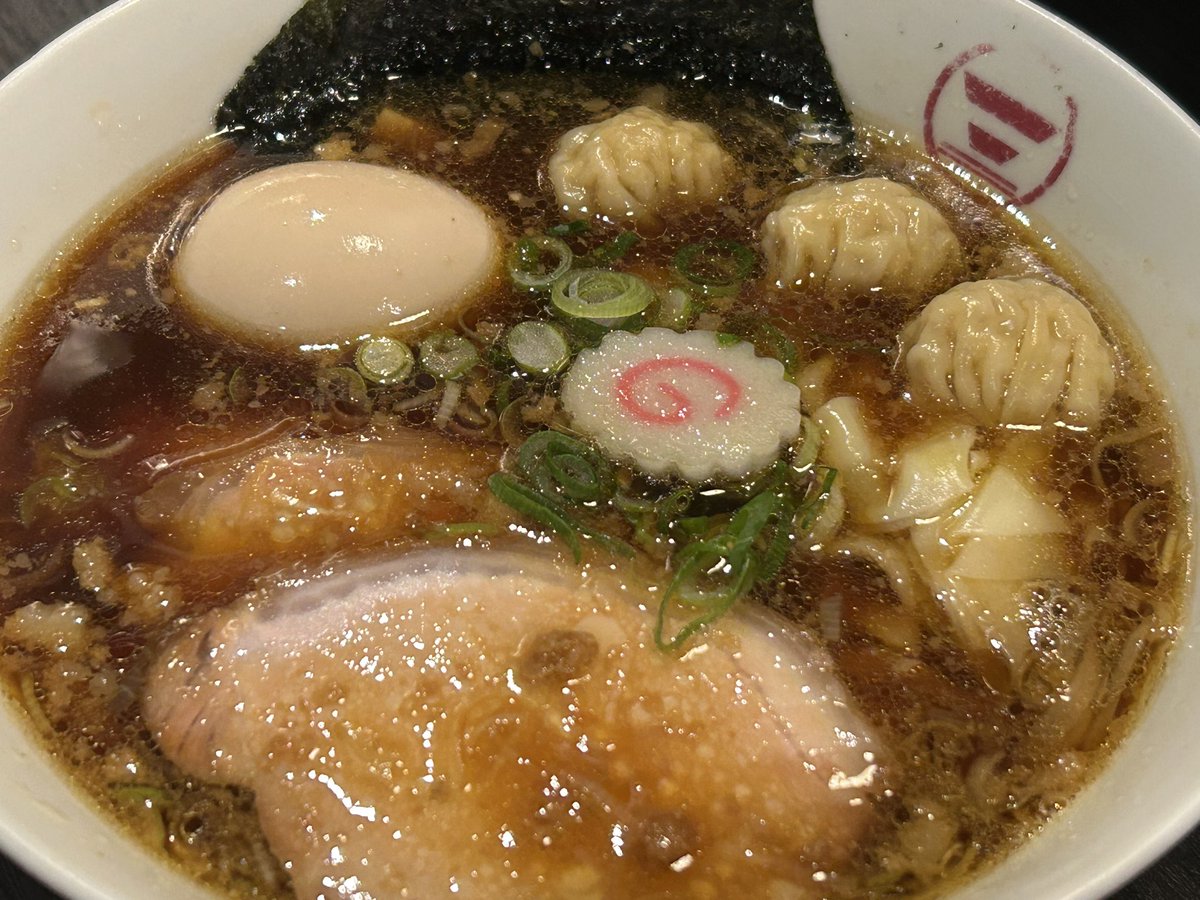 morisugi_warota's tweet image. ラーメンが美味しすぎて泣いたの初めて
あと一応警察も呼んだ