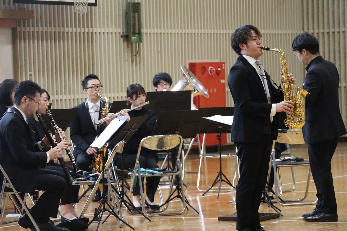 Blitz_winds's tweet photo. 【文化庁「舞台芸術等総合支援事業(学校巡回公演)】

本日は広島県福山市の小学校でワークショップと本公演でした🎺

共演コーナーでは素敵な歌声で合唱共演🎶
たくさんの地域の皆さまにもお越しいただき、みんなで演奏やトークを通して楽しく充実した時間を過ごすことができました✨
#ブリッツフィル https://t.co/Cjabucz1Jt