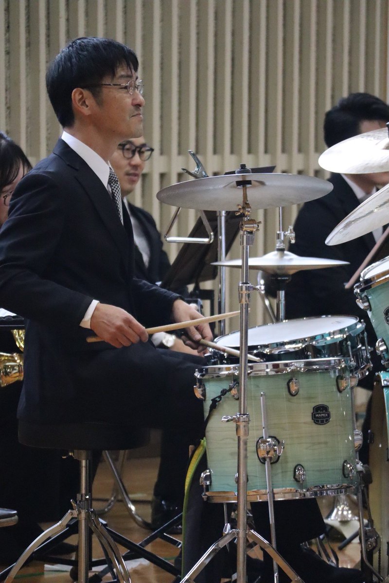 Blitz_winds's tweet photo. 【文化庁「舞台芸術等総合支援事業(学校巡回公演)】

本日は広島県福山市の小学校でワークショップと本公演でした🎺

共演コーナーでは素敵な歌声で合唱共演🎶
たくさんの地域の皆さまにもお越しいただき、みんなで演奏やトークを通して楽しく充実した時間を過ごすことができました✨
#ブリッツフィル https://t.co/Cjabucz1Jt