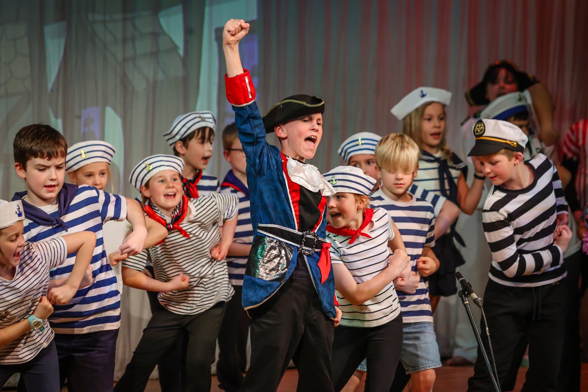 Mrs L Crossley tweet media