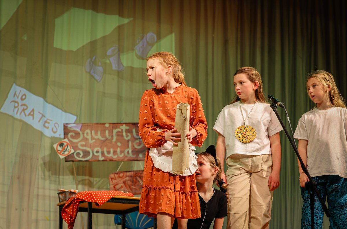 Mrs L Crossley tweet media