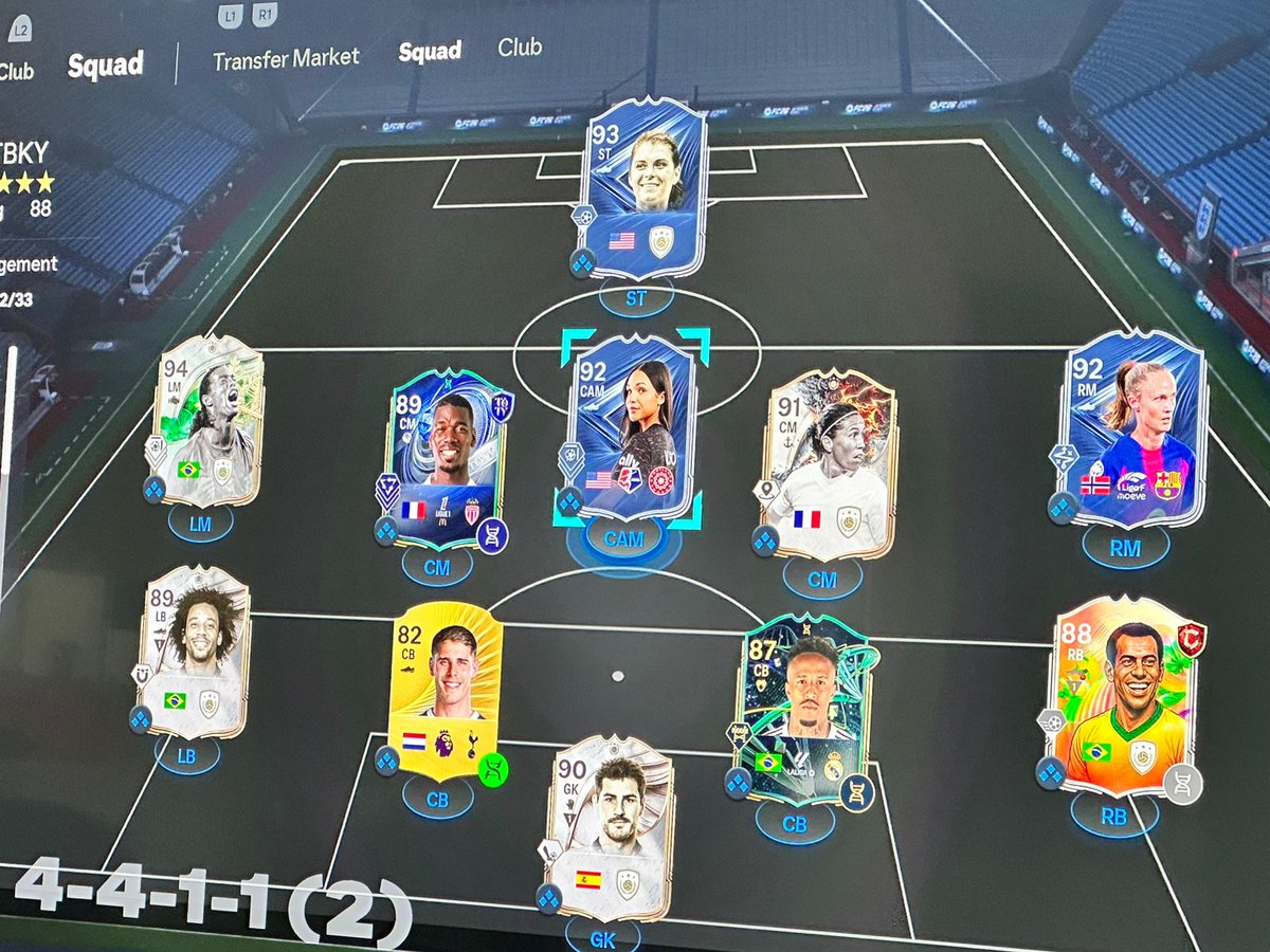 Hussein342437's tweet photo. @OS__FUT افكر اجيب هام مهاجم وهانسين جناح ..
رايك ؟ ميزانيتي للمركزين ٣ مليون تقريبا https://t.co/1HaWy6DzSR