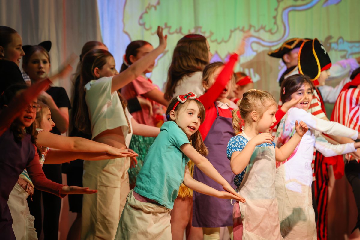 Mrs L Crossley tweet media