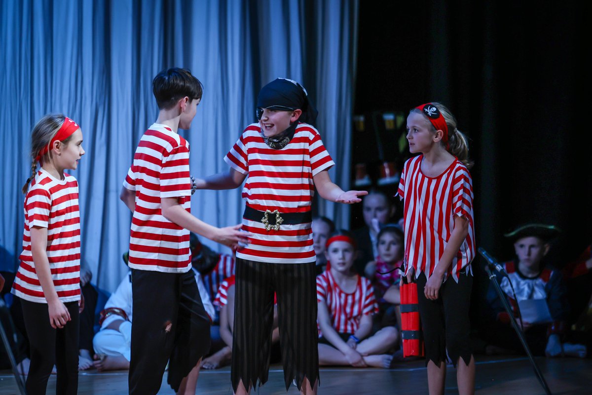 Mrs L Crossley tweet media