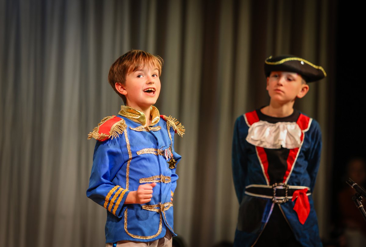 Mrs L Crossley tweet media