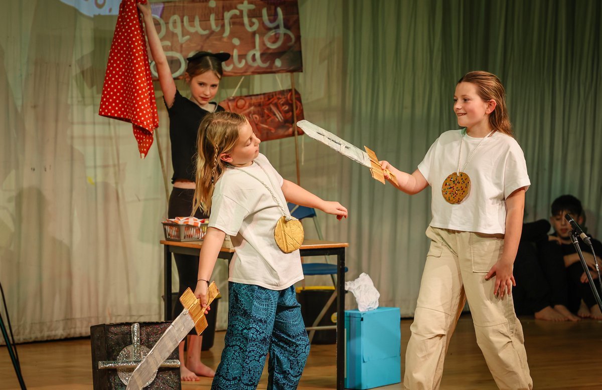 Mrs L Crossley tweet media