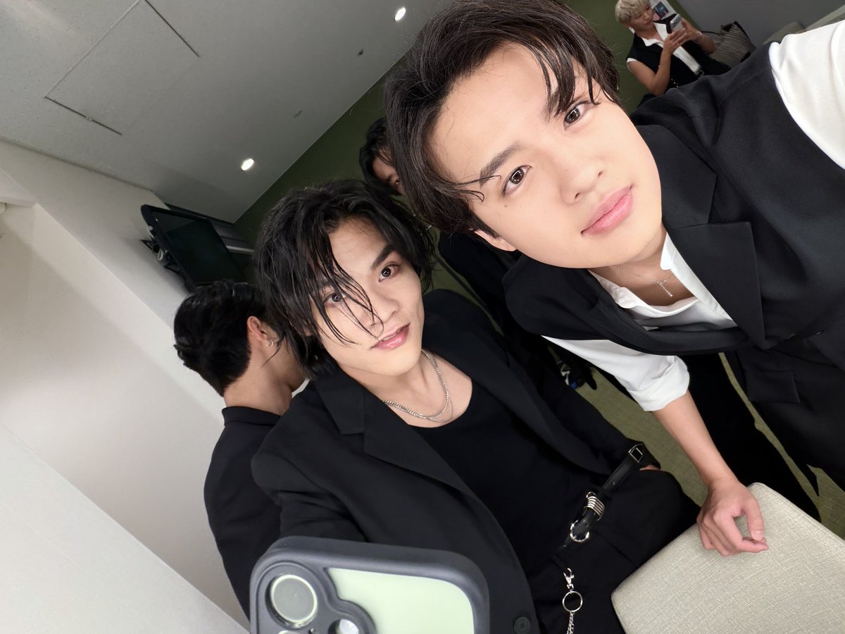 インスタで
こうへい君と配信するからねー

23時〜24時くらいからねー