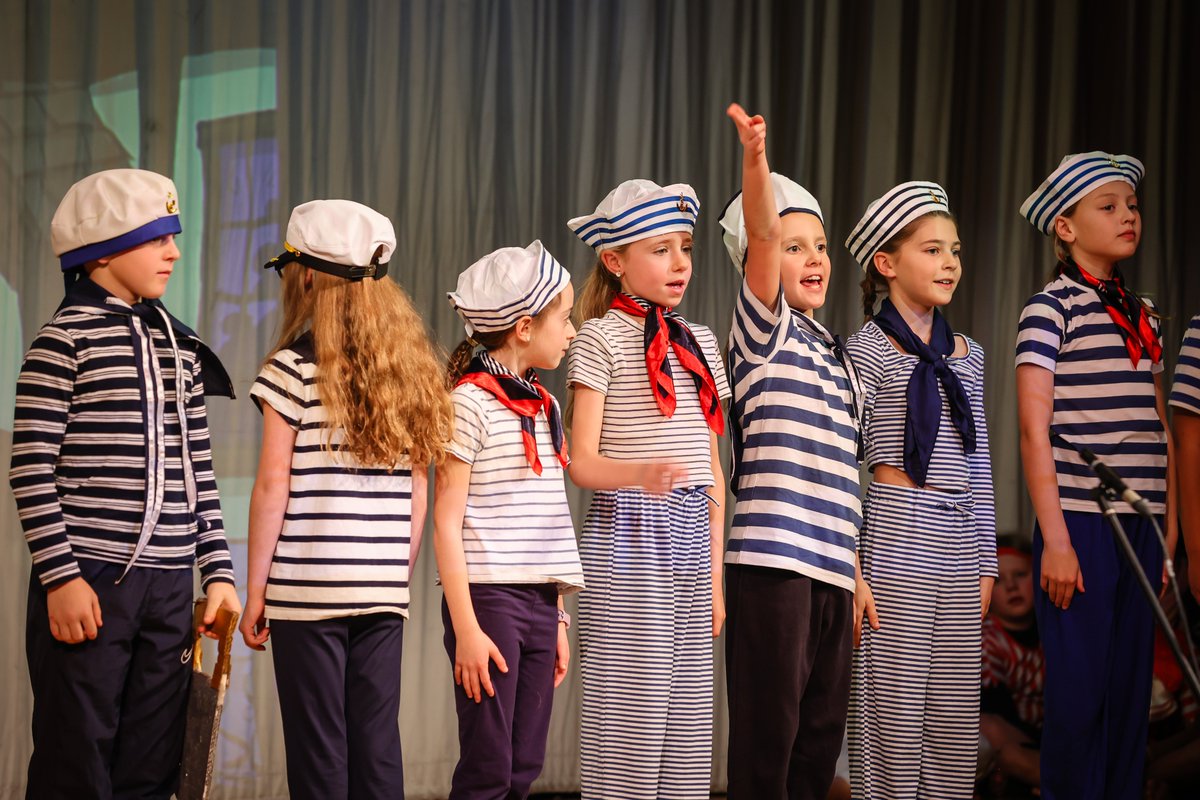 Mrs L Crossley tweet media