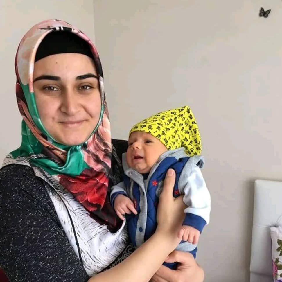 Date: July 31, 2018
Location: Hakkari/Yüksekova

Sergeant Serkan Karakaya is being visited at his military unit by his wife Nurcan Karakaya (25 years old) and their 10-month-old baby, Bedirhan Mustafa Karakaya.

As Nurcan Karakaya was returning from this visit, the PKK/PYD