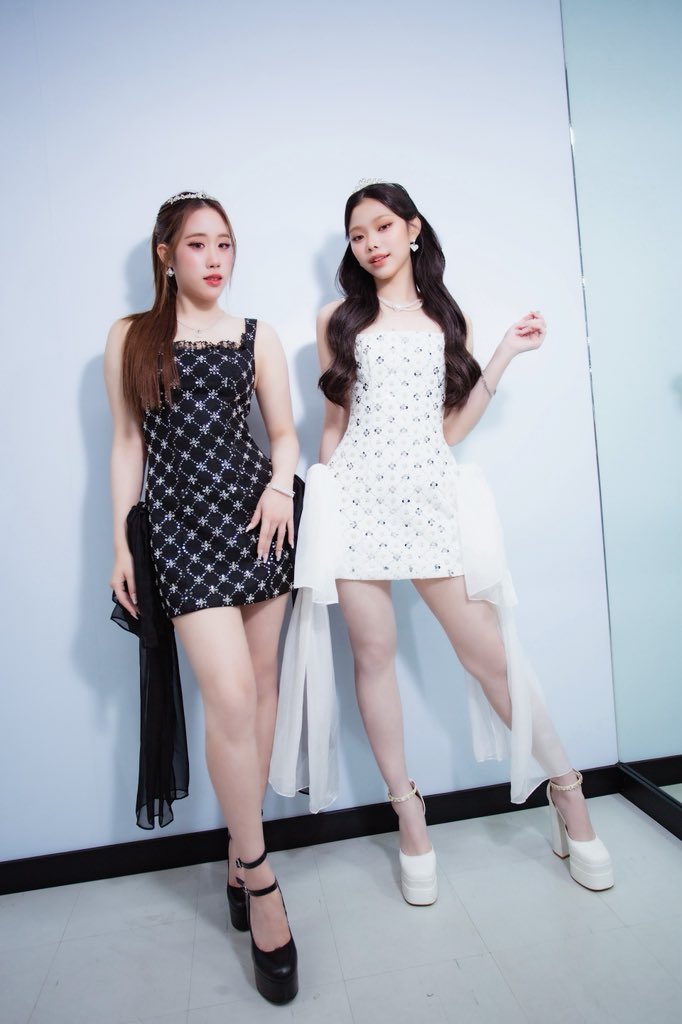 [PHOTO SET👑] #PS_th at XOXO showcase 2026 🦢🤍🖤

🍏27 JAN 2026 🍎
🏠Samyan Mitrtown

#PS_th
#PurseSydney
#XOXOshowcase2026
#XOXOentertainment