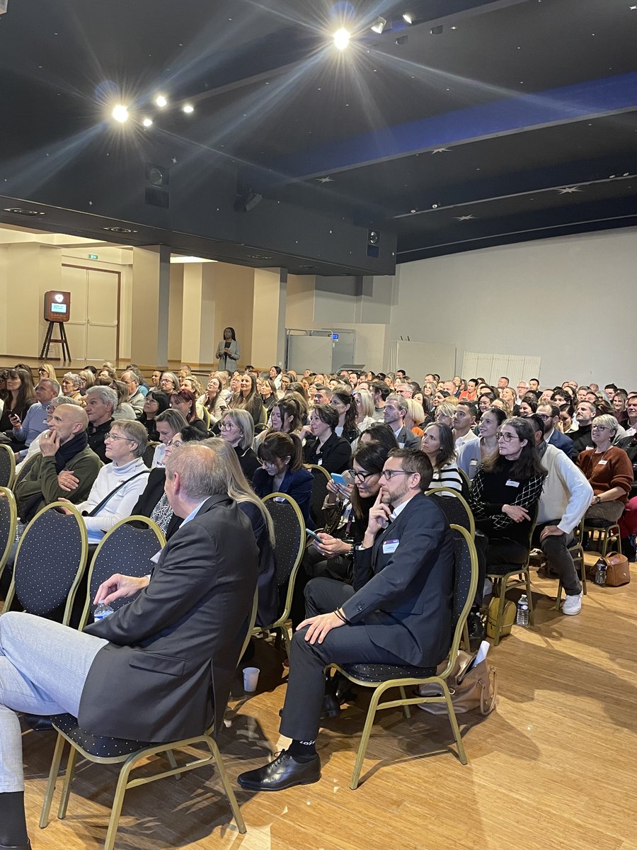 Cérémonie des vœux ⁦<a href="/AesioMutuelle/">AÉSIO mutuelle</a>⁩ à Nîmes avec les élus et les salariés du territoire Occitanie Provence Alpes Côte D’Azur Corse qui se termine dans une super ambiance avec un Quizz 😉🙂👍