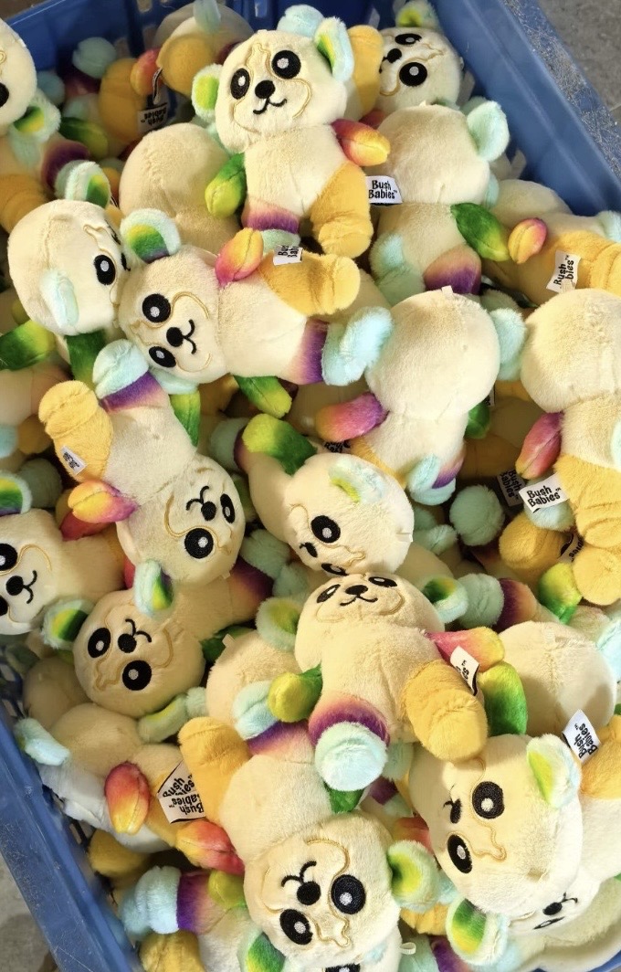 Laura🦍 tweet media