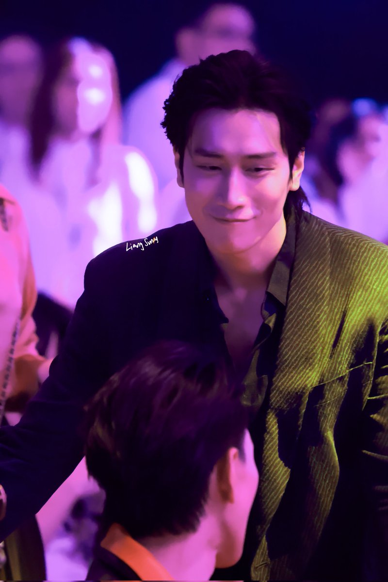 LLiangsssy's tweet photo. That smilep🤣 Every time I see it, I just want to pinch those cheeks. it melts my heart🤏🏻 @biblesumett
#BibleWichapas #bsumone https://t.co/0lcc71bhcS