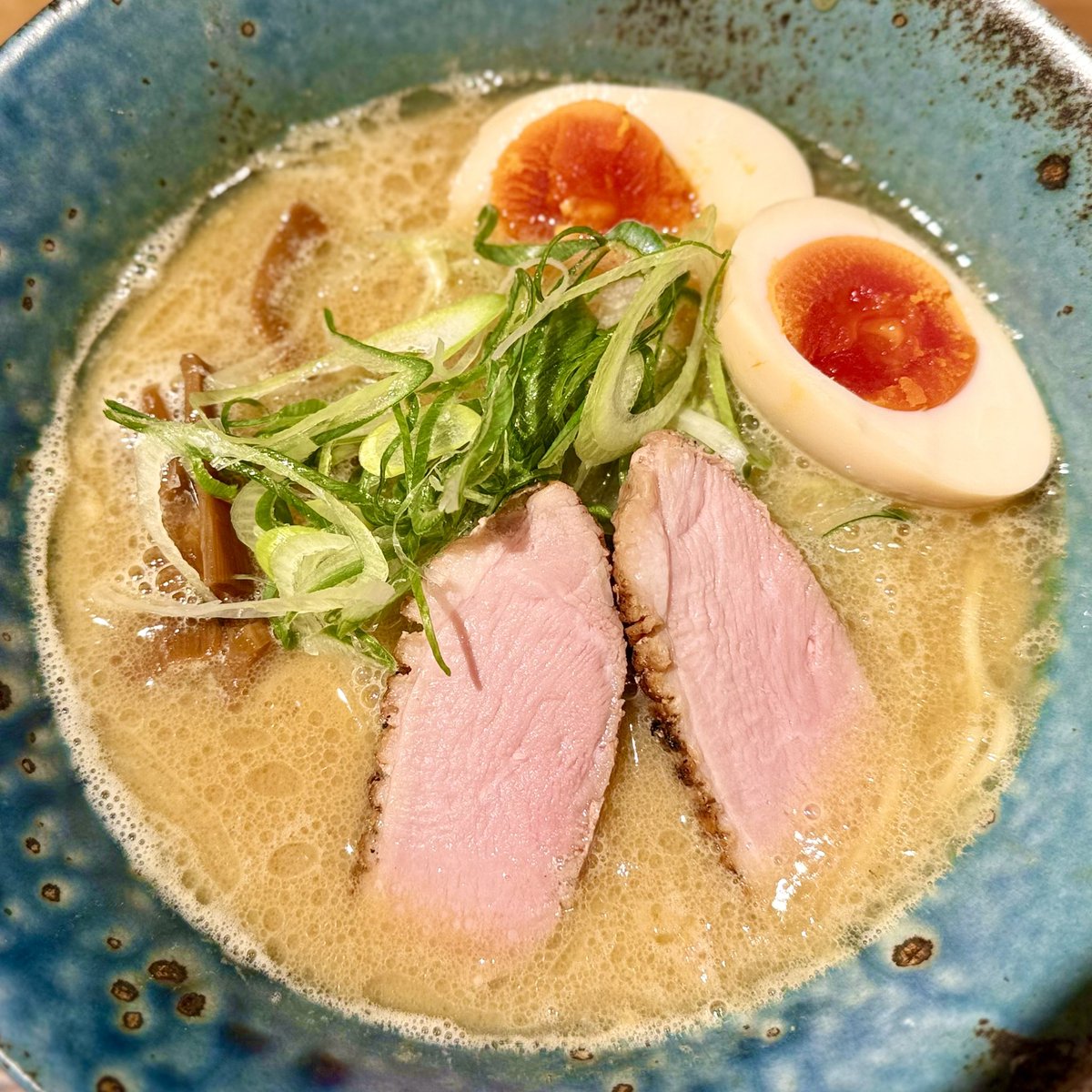 mk090mk's tweet photo. 東京の濃厚鴨白湯ラーメン@神田駅西口

#週に２回程度のラーメン生活
#ラーメン好きと繋がりたい https://t.co/Rw24zH4vSC