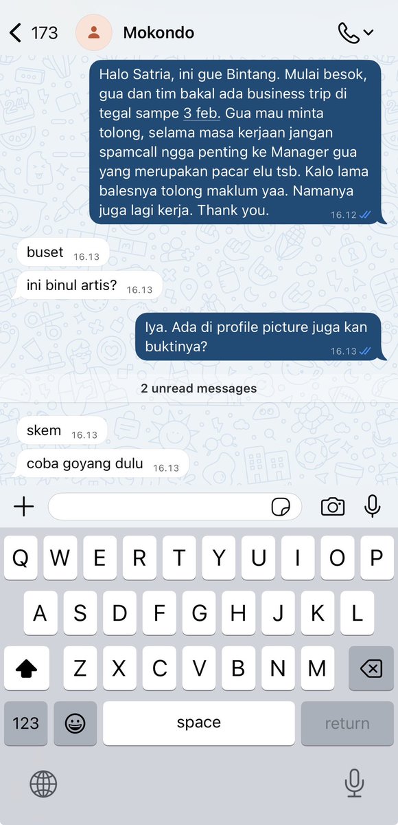 bobabambi's tweet photo. syongnen few tweets au,

Kali ini kalian jadi Manager Nen, yang selalu diporotin sama Syong; pacar brondong kalian. Dimarahin Nen nggak mempan dan nggak putus-putus juga, akhirnya Nen turun tangan buat kasih Syong #PAHAM https://t.co/gTrFXwV57W