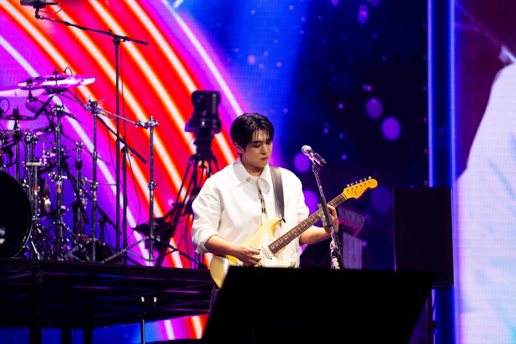 MOAArena's tweet image. Celebrating a decade of DAY6, thank you for creating music that resonates with every season. 💙

Photo credits: JYP Entertainment &amp;amp; @livenationph

#Day6 #DAY6_10th_Anniversary_Tour #The_DECADE #DAY6inManila
#Day6AtMOAArena
#ChangingTheGameElevatingEntertainment