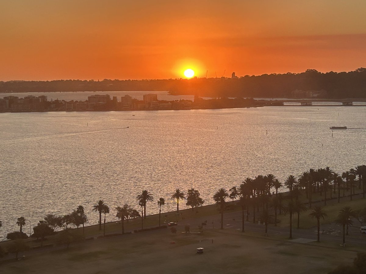 Amazing sunset here in #Perth and time to head back to <a href="/PerthAirport/">Perth Airport</a> for our 10 hour 45min ride back to <a href="/DXB/">DXB</a>. My sector tonight for an early morning arrival back home in #Dubai #EK420 🇦🇺✈️🇦🇪