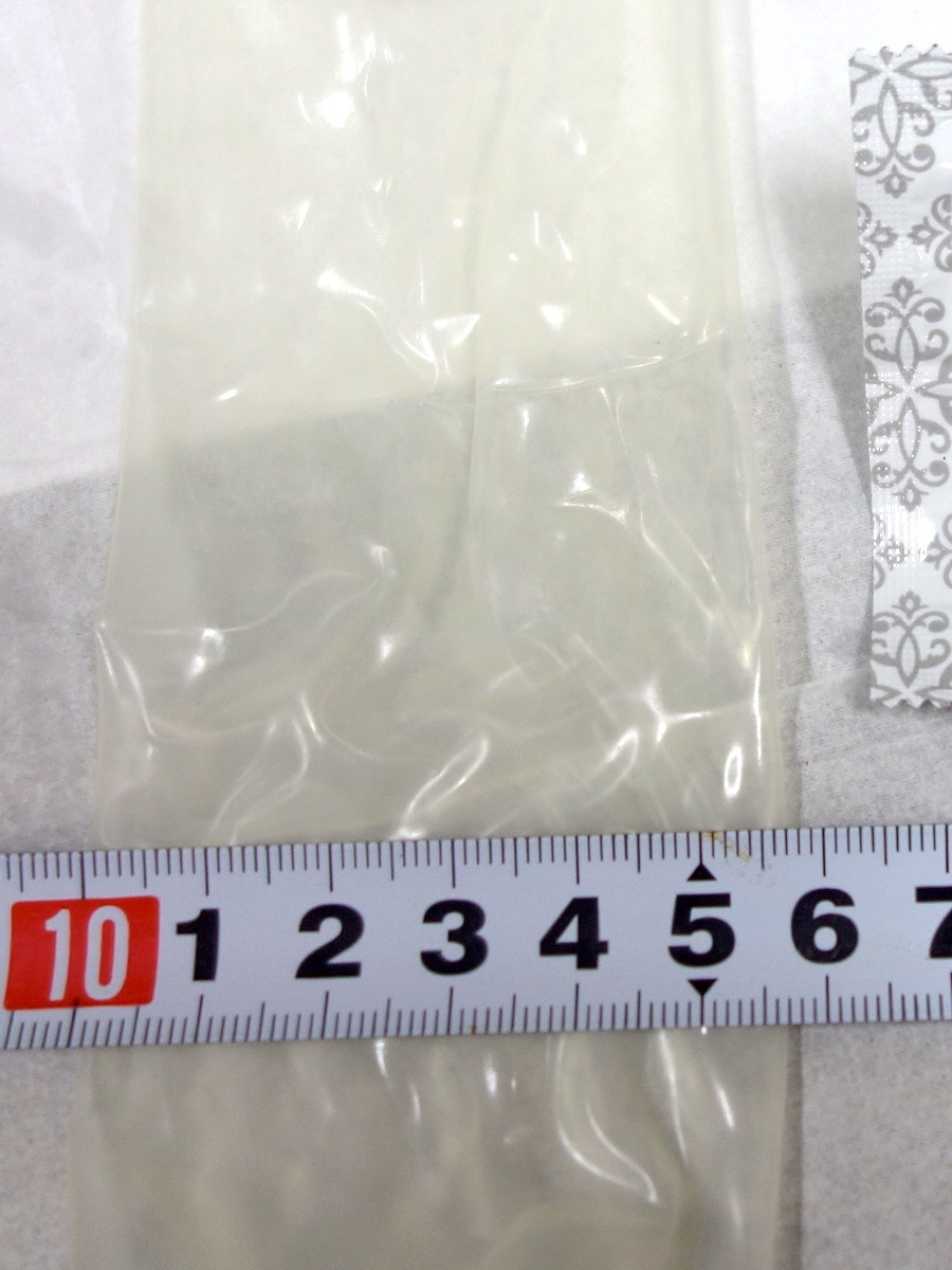 日本の大きめコンドーム 🇯🇵
ジャパンメディカル「うすぴた XL Rich」

海外と同じ折幅表記で60mm 💪

直径: 計算上は約38mm、膨らませ方によるけど実測約44mm 📐

長さ: 約21cm 📏

先端だけ膨らんだ形ではなく、全体が均一なストレートタイプ👍

#コンドーム #サイズ #うすぴた #XL