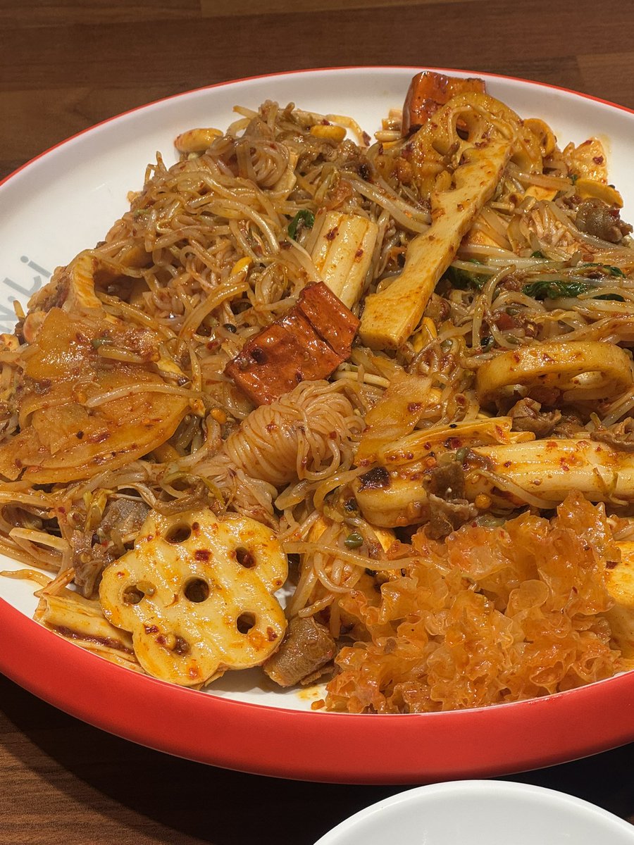 춘리 마라샹궈 오늘따라 왜이리 섹시하지...................