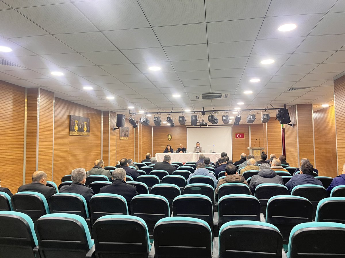 kamanilcemem's tweet photo. Kaman İmam Hatip Lisesi’nde, İlçe Millî Eğitim Müdürü Serdal Bora ve Şube Müdürü Murat Şahin’in katılımlarıyla 2. Dönem Müdürler Kurulu Toplantısı gerçekleştirildi. Toplantıda ilçedeki okullara yönelik çalışmalar ele alındı.
@tcmeb 
@KirsehirMEM
@yasingulsen9 https://t.co/096BcZ9PPa