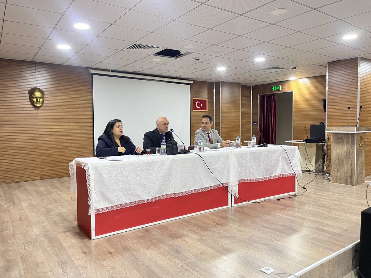 kamanilcemem's tweet photo. Kaman İmam Hatip Lisesi’nde, İlçe Millî Eğitim Müdürü Serdal Bora ve Şube Müdürü Murat Şahin’in katılımlarıyla 2. Dönem Müdürler Kurulu Toplantısı gerçekleştirildi. Toplantıda ilçedeki okullara yönelik çalışmalar ele alındı.
@tcmeb 
@KirsehirMEM
@yasingulsen9 https://t.co/096BcZ9PPa