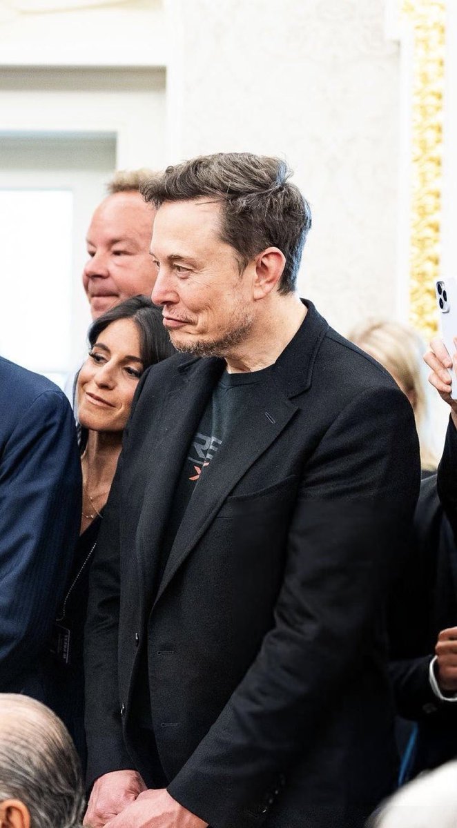 "To those who have spent their whole life in finance, money seems real, but only goods &amp; services are real."

一 Elon Musk