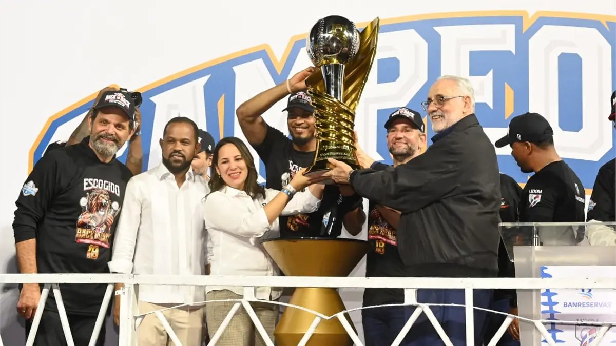 SIN24Horas's tweet image. Banreservas entrega copa a los Leones del Escogido, campeones de la Serie Final de LIDOM 25-26 #NoticiasSIN #LIDOM #SerieFinalLIDOM #Banreservas #LeonesdelEscogido #Béisbol #Deportes

Detalles en: noticiassin.com/banreservas-en…