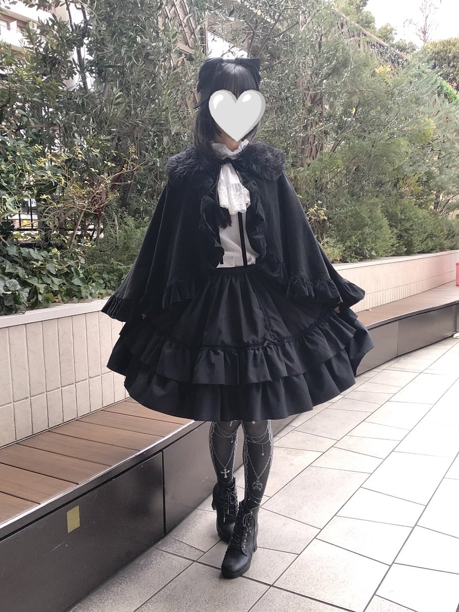 🖤ミホマツコーデ🖤
最近ゴスロリ多めですね🦇

リボン🌹Esprit de CACO（ <a href="/esprit_de_caco/">Esprit de CACO</a> ）
ブラウス・スカート・タイツ🌹MIHO MATSUDA
ジャケット🌹Sheglit
ケープ🌹BPN
ブーツ🌹byあしながおじさん