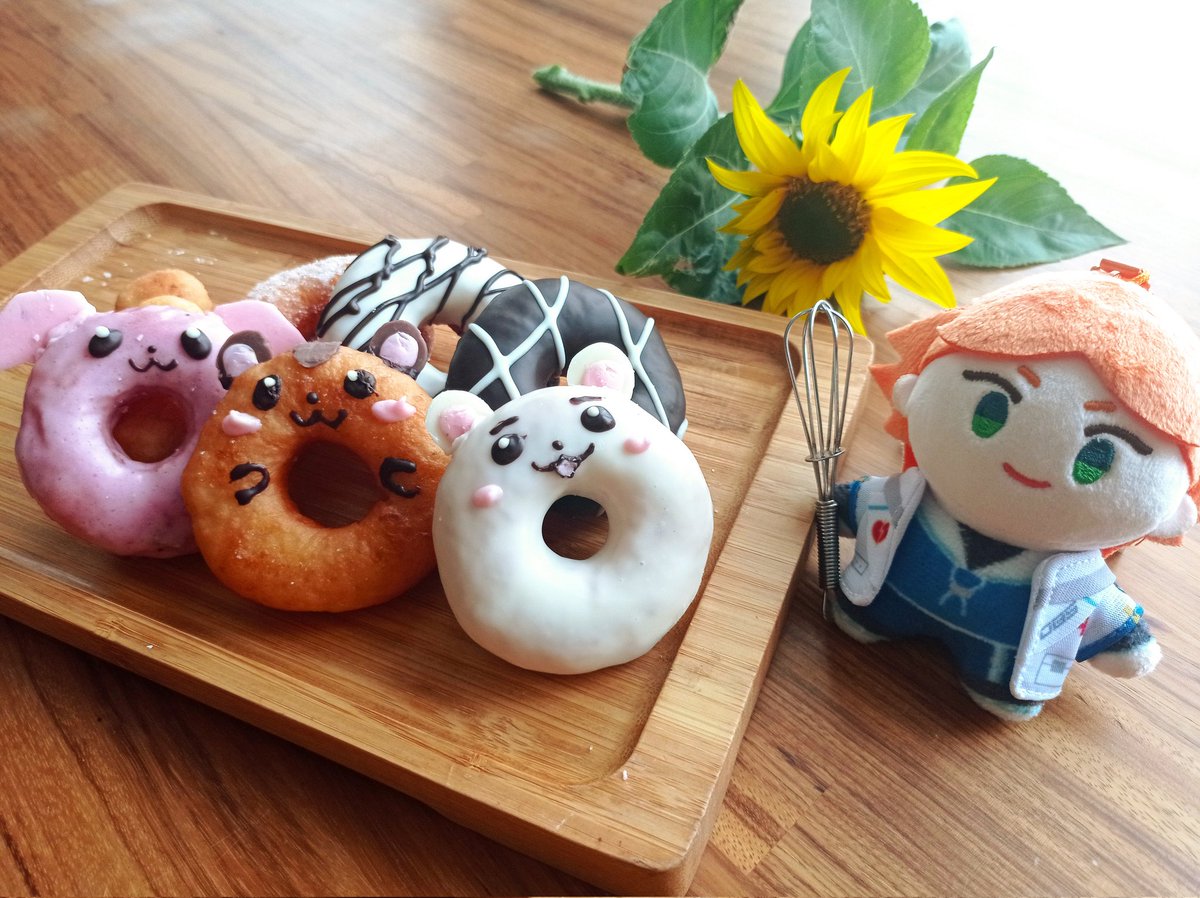 做了豹子頭、鼠き雅和粉肝甜甜圈😋
#吃喝萬樂