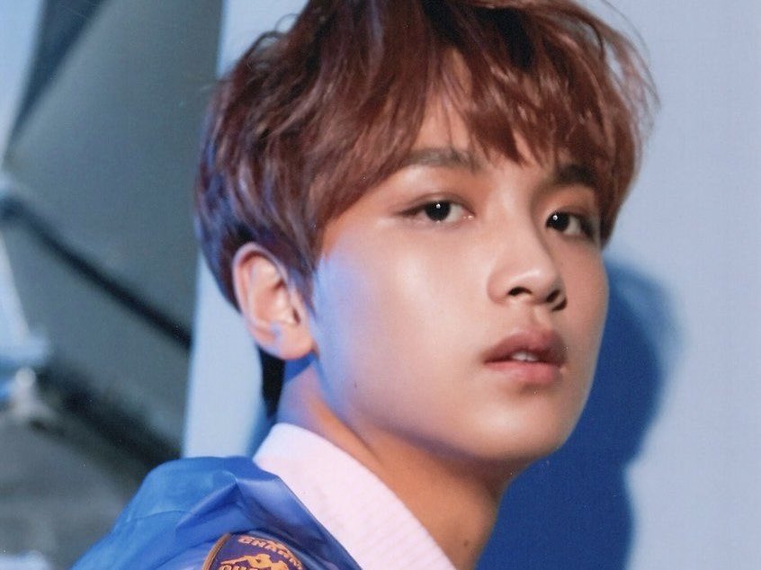 haechancentrism's tweet photo. In 6th grade, these were my Lockscreen and Homescreen wallpapers for my iPad. Well, my family iPad. Or, more accurately, the iPad my father got for work that I would use too. My father never inquired about who Wallpaper Boy was. I guess it just felt right to have Haechan there https://t.co/O1jCchavGy