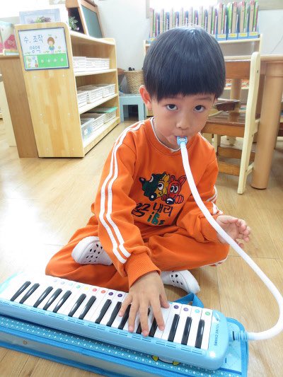어만 tweet media