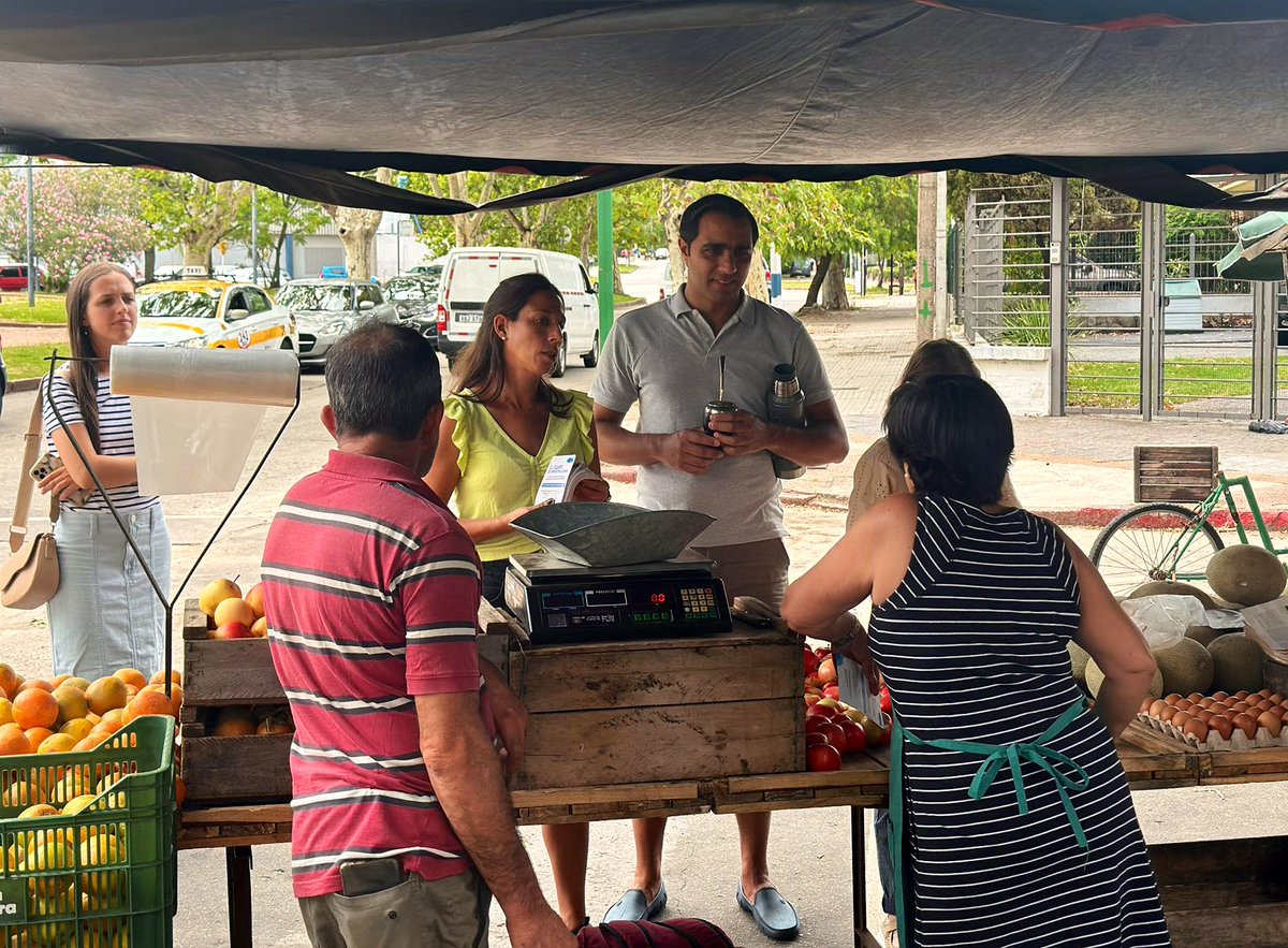 En la feria de Malvín, escuchamos a vecinos y feriantes sobre distintos problemas.
<a href="/faraujo404/">Fernanda Araujo</a> 
<a href="/AntoQuijada2/">Anto Quijada</a> 
<a href="/josee_bassani/">Josefina Bassani</a>