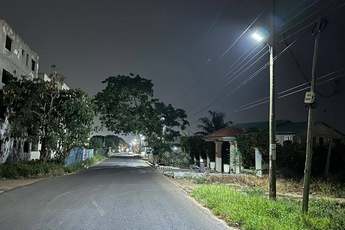 Taking the mandate of the Community Impact Project (CIP) to heart, Team Kamkwamba has successfully installed 19 streetlights across critical parts of the Sakumono community, turning dark, vulnerable pathways into beacons of safety and hope.
Read: youth-arise.org/team-kamkwamba…