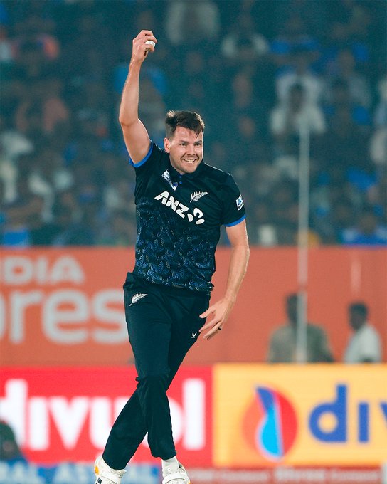 Early wickets in Vizag has India 77/4 after 10.