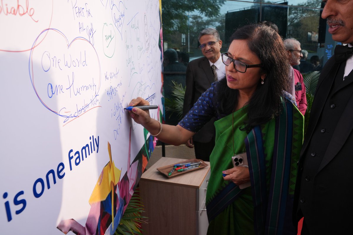 Rotary International tweet media