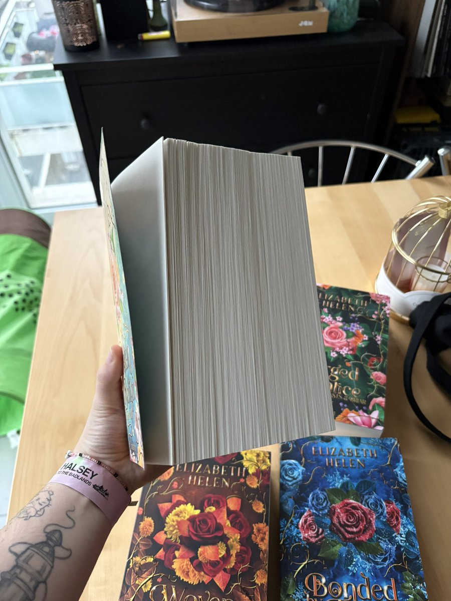 ilo_bee's tweet image. mes livres de gourmande sont arrivés 😋😋