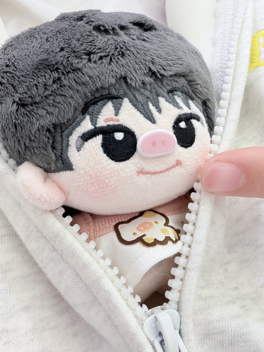 🐽 𝑫𝒖𝒅𝒖𝑾𝒐𝒏 𝑾𝒊𝒍𝒍 𝑪𝒐𝒎𝒊𝒏𝒈 𝑺𝒐𝒐𝒏 🐽

I call him “圆嘟嘟”（Yuandudu）in Chinese because he’s the type of little starfishbody doll with a big head and a small body. His face is plump and very cute. In Korean, I guess the word would be ‘동글동글’ to describe him…？