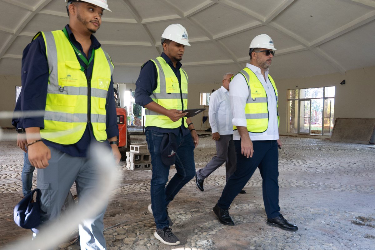 Iniciamos el primer remozamiento integral del Jardín Botánico Nacional desde su creación. 🌿

Una intervención histórica para modernizar infraestructuras, fortalecer la conservación y mejorar la experiencia de los visitantes, en el marco de su 50 aniversario.