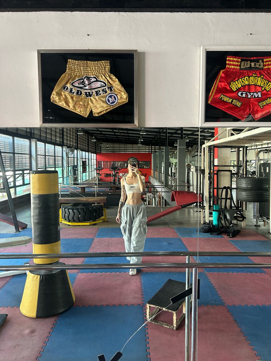 Theia Fae tweet media