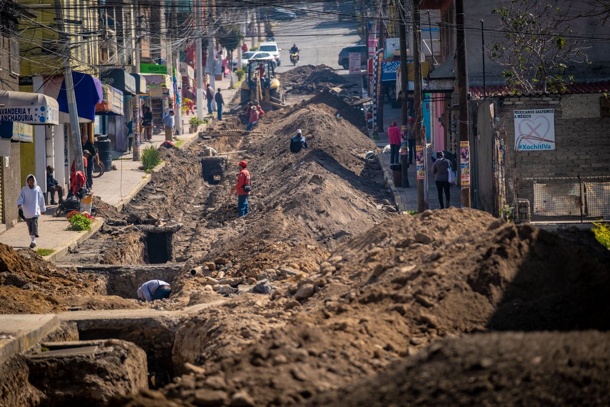 GobCoacalco2022's tweet image. ¡Los trabajos en la 𝗛𝗮𝗻𝗸 𝗚𝗼𝗻𝘇á𝗹𝗲𝘇 continúan!
Coordinamos cada etapa con #SAPASAC para que, al terminar, tengas una vialidad de calidad, así como una red de agua y drenaje totalmente renovadas.

Agradecemos tu comprensión y paciencia.🤝

#ContinuidadDeBuenosResultados